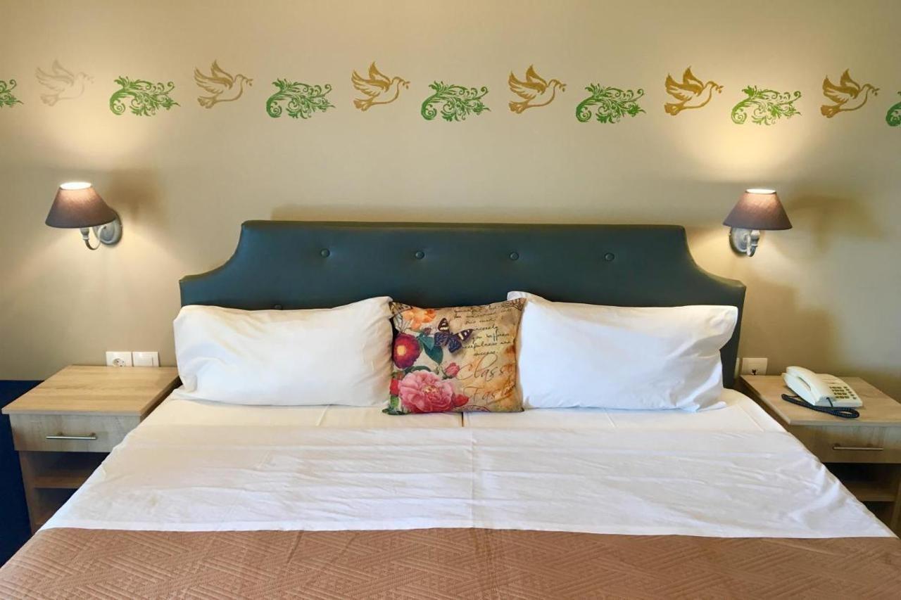 Venus Beach Hotel Bungalows 尼亚斯蒂拉 外观 照片