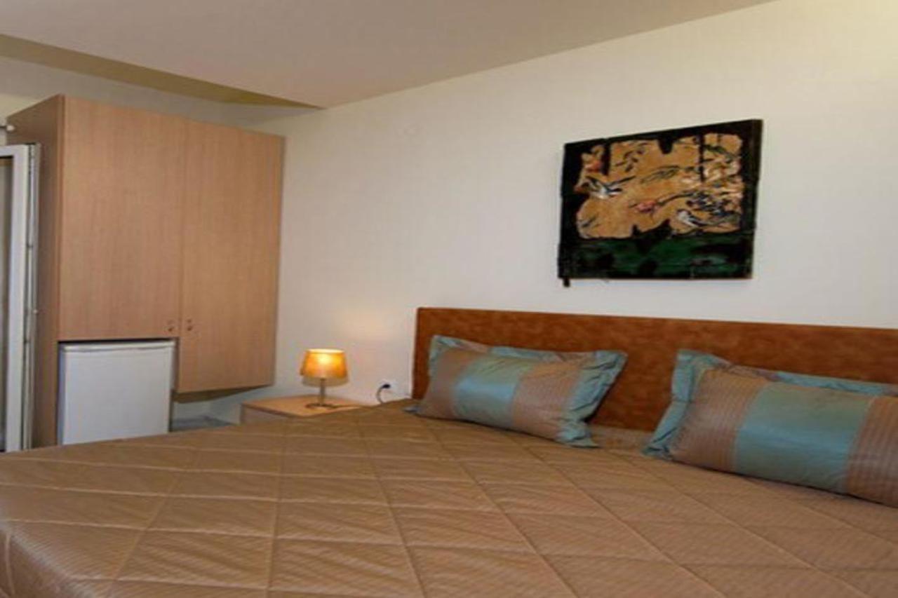 Venus Beach Hotel Bungalows 尼亚斯蒂拉 外观 照片