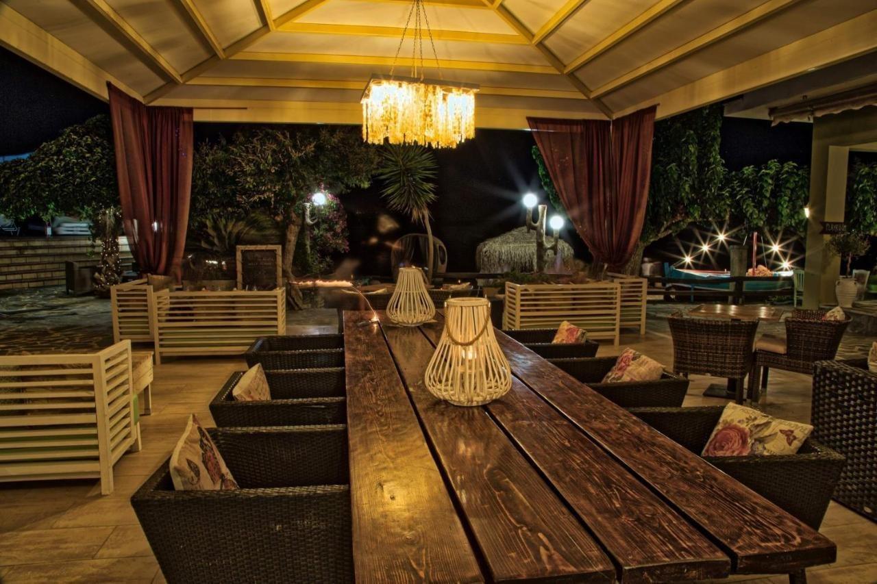 Venus Beach Hotel Bungalows 尼亚斯蒂拉 外观 照片